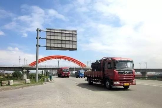 限行_國(guó)Ⅲ排放標(biāo)準(zhǔn)柴油載貨汽車(chē)限行_北京貨車(chē)限行措施