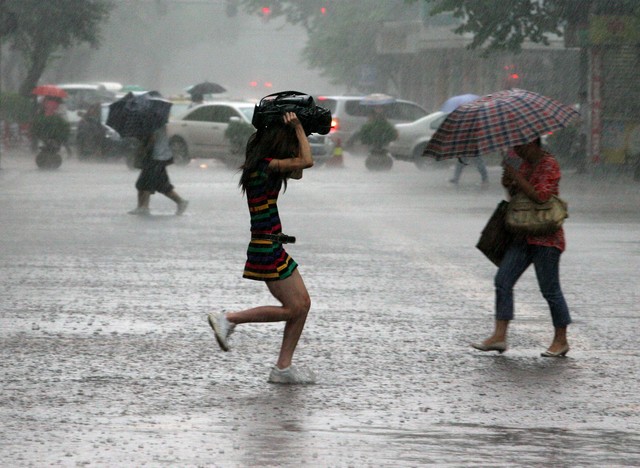 暴雨天氣安全避險指南_強(qiáng)降雨出行安全措施_出行提示