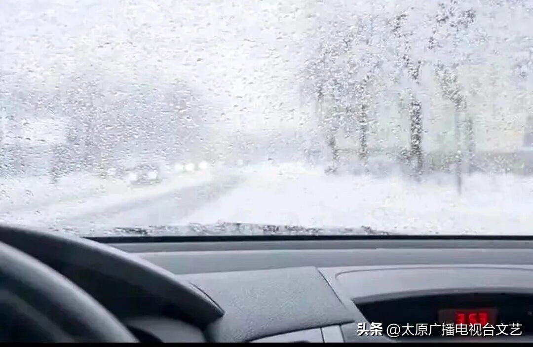 駕車出行前的準(zhǔn)備_出行提示_駕駛雪天車輛注意事項(xiàng)