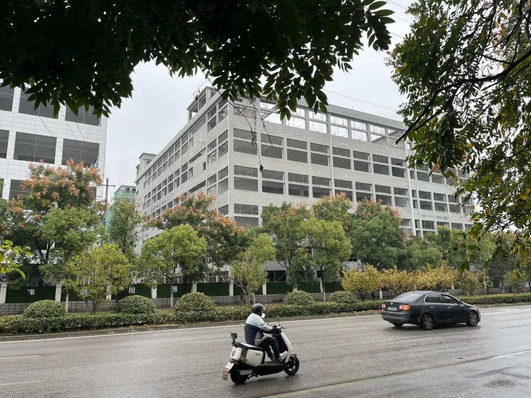 突發(fā)情況特殊車輛通行_限行_交警人為干預(yù)紅綠燈時間限制