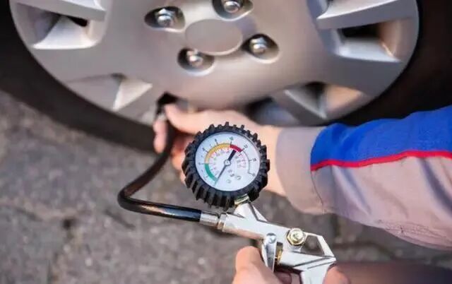 做好出行準(zhǔn)備冰凍天氣_出行提示_冰凍天氣行車安全提示