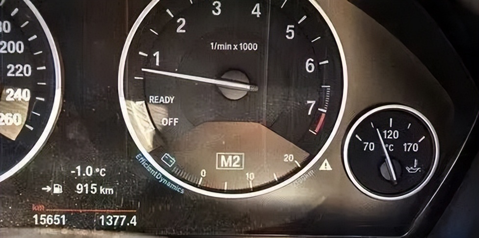 出行提示_雪天步行防滑防摔防砸攻略_雪天出行安全注意事項(xiàng)