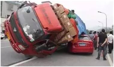 大風天氣行車安全注意事項_出行提示_大風天氣車輛行駛技巧