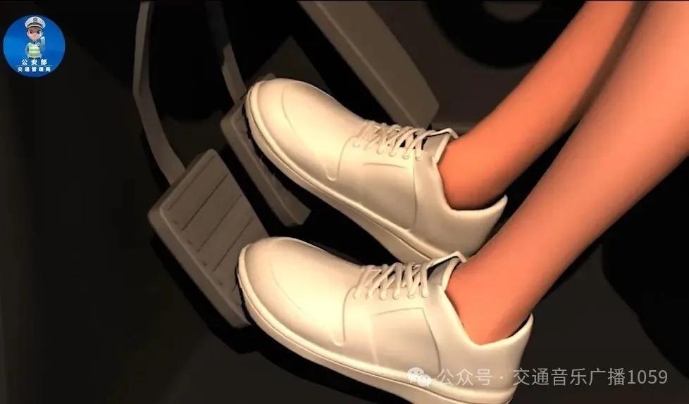 出行提示_冬季雨雪道路交通安全注意事項(xiàng)_雪天安全行車技巧