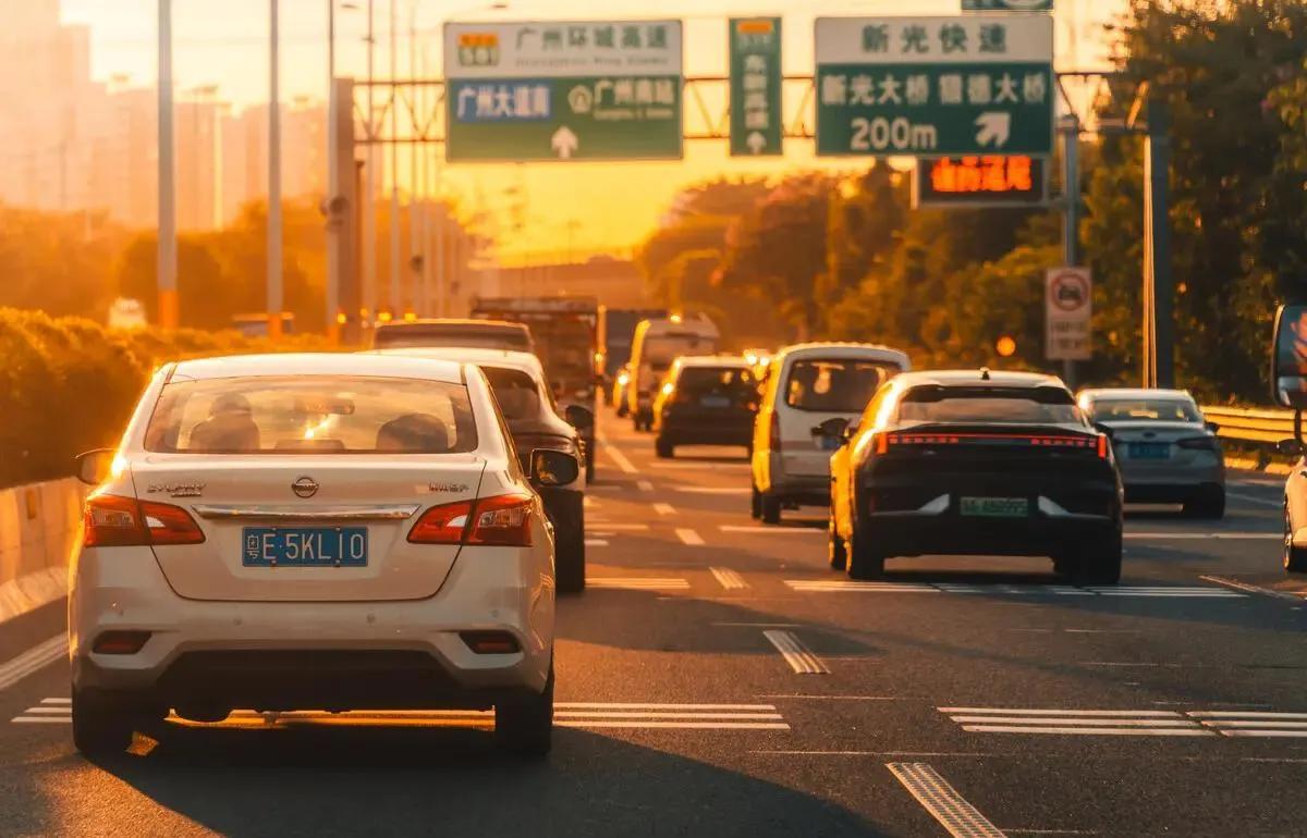 限行_外地車主生存戰(zhàn)_廣州限行政策