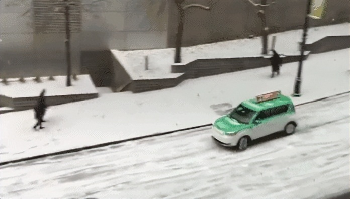 出行提示_降雪天氣道路安全_雪天路面行車指南