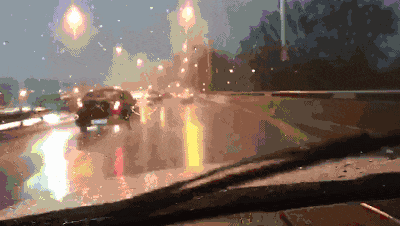 雨天駕駛注意事項_雨天行車安全指南_出行提示